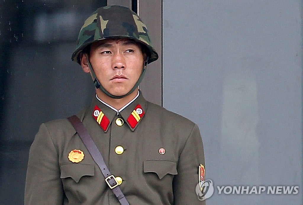 한남새끼들 왜 군대 2년 갔다오는 걸로 유난이냐