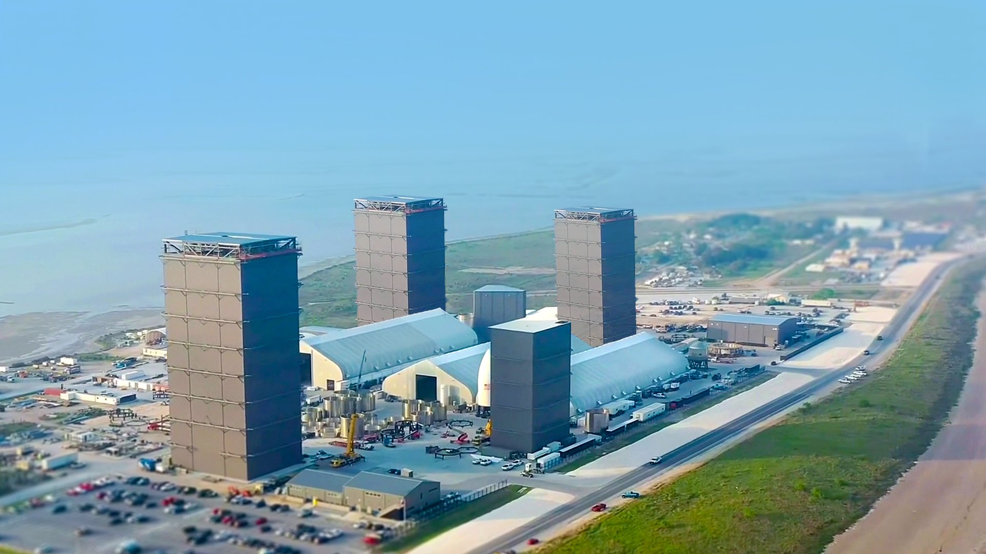 why-spacex-is-starting-its-own-city.jpg
