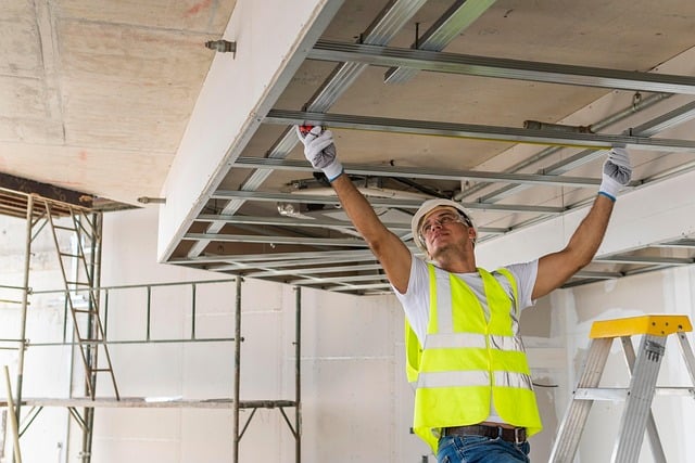 worker-8463424_640.jpg